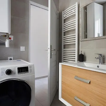 Apartment Le Calme Sur La Place De La Madeleine *
